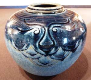 Vase lion