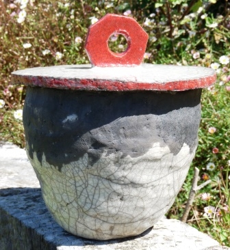 Vase mural raku